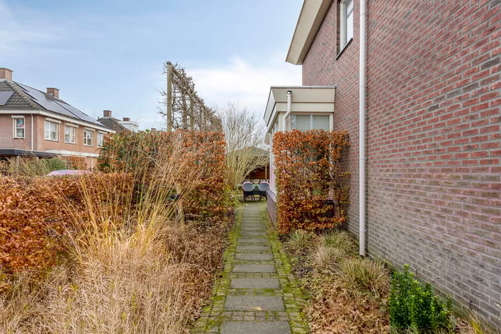 Foto 51 van Spoorstraat 9