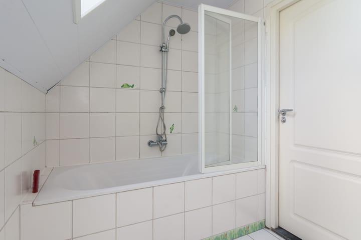 Photo 31 of Gronausestraat 457