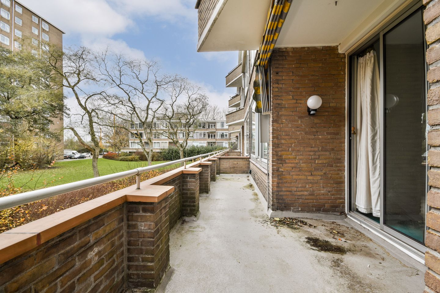 Photo 4 of Meander 245