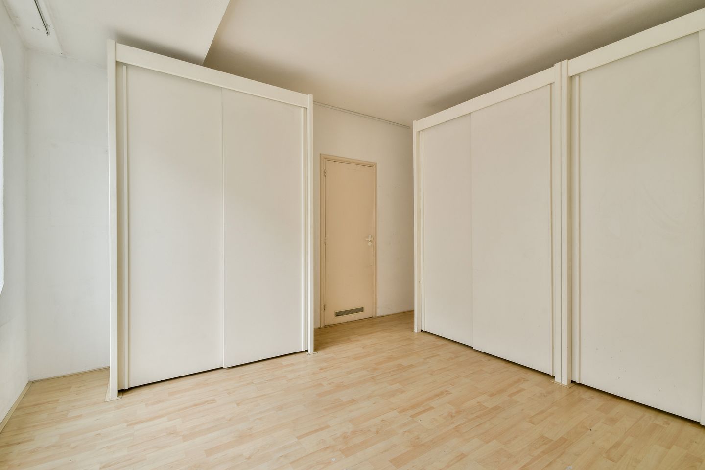 Photo 10 of Meander 245