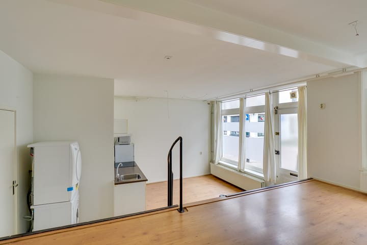 Photo 3 of Willemstraat 8