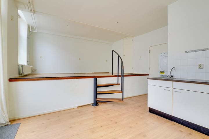 Photo 4 of Willemstraat 8