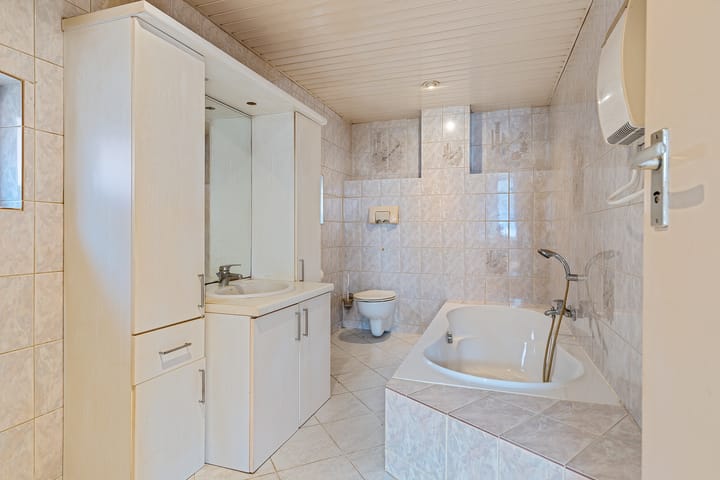 Photo 34 of Hoofdstraat 16