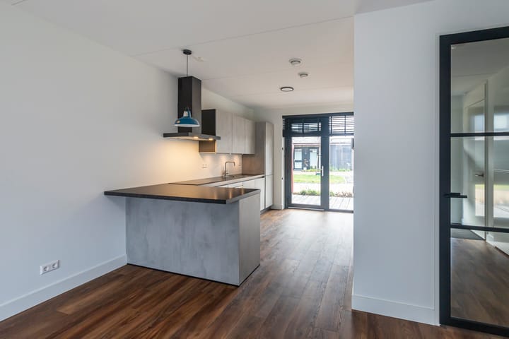 Photo 10 of Helga Ruebsamenhof 7