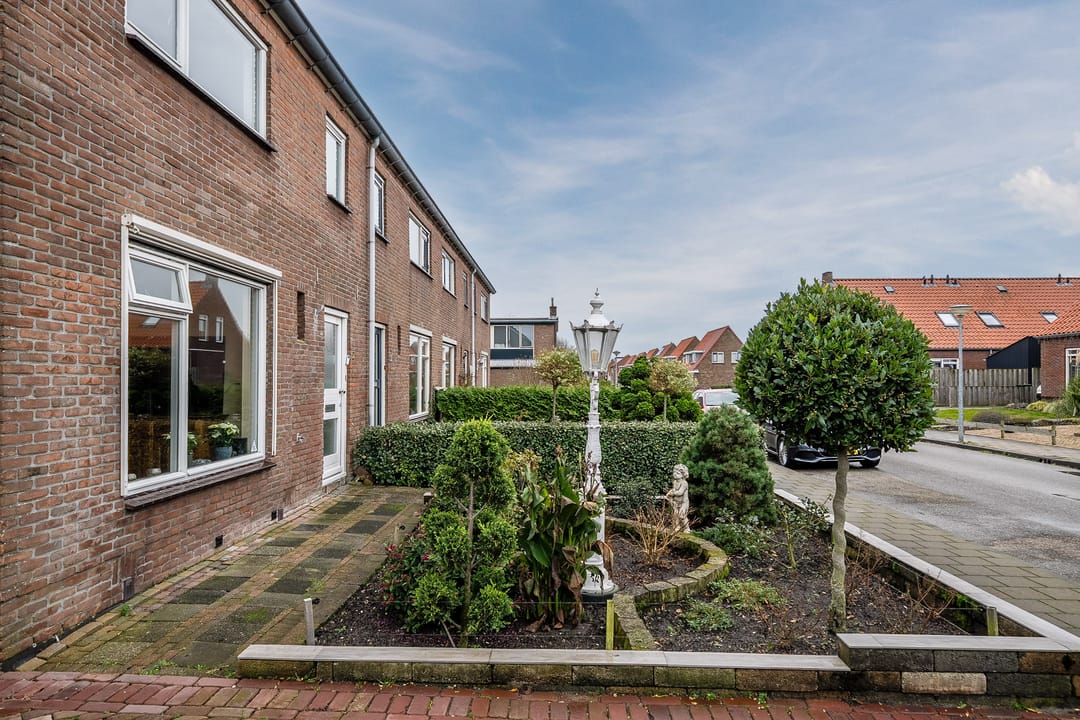 Photo 17 of Narcissenstraat 34