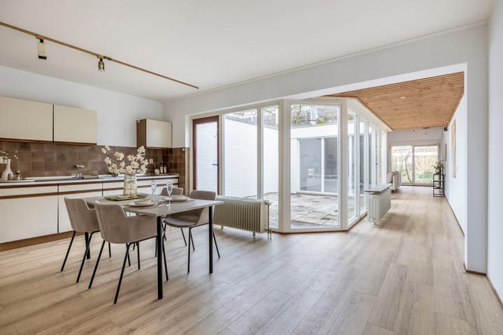 Photo 3 of Luchtenburg 127