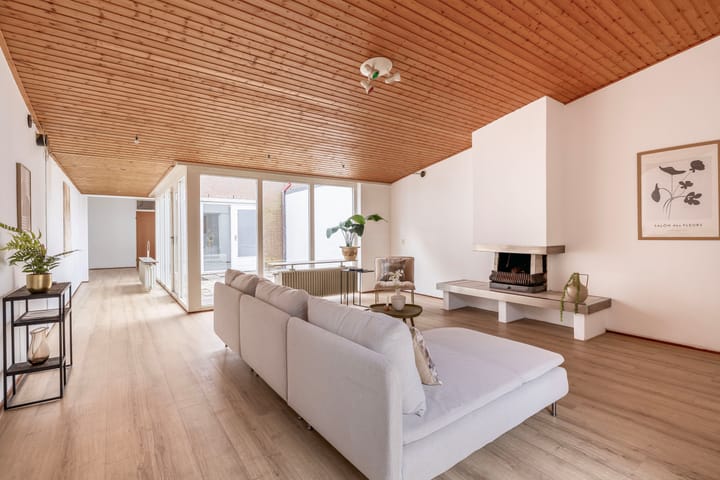 Photo 12 of Luchtenburg 127