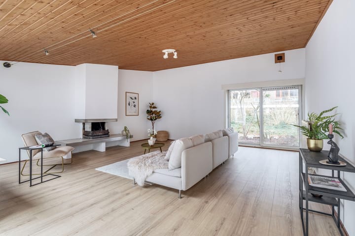 Photo 2 of Luchtenburg 127