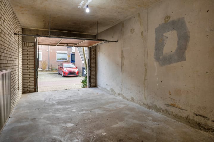 Photo 38 of Luchtenburg 127