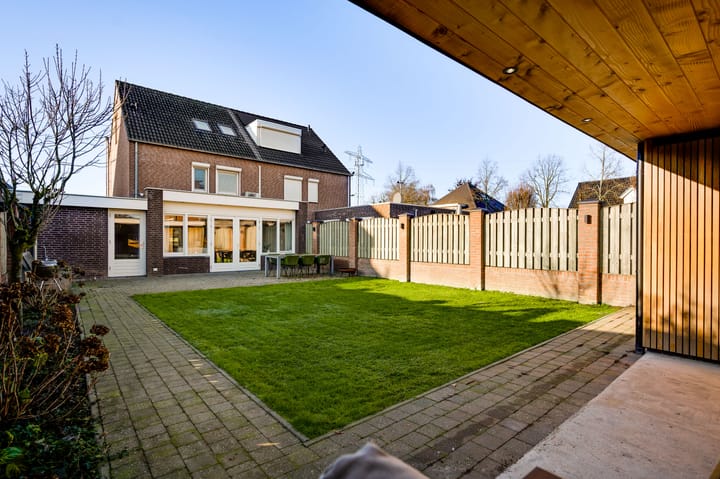 Foto 33 van Veldbloemstraat 17