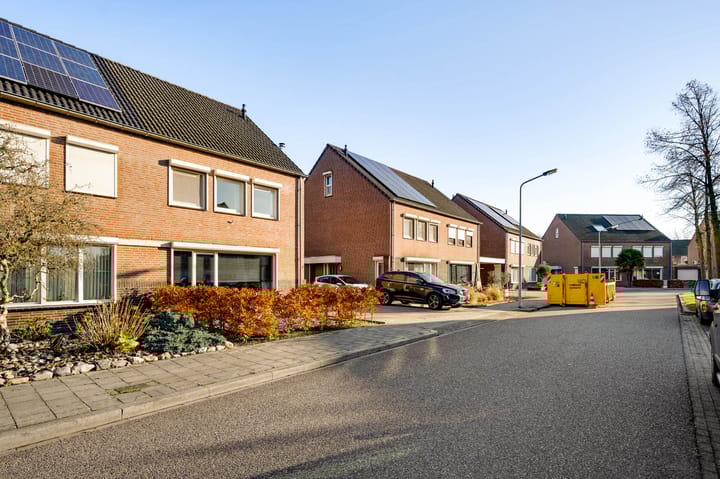 Foto 40 van Veldbloemstraat 17