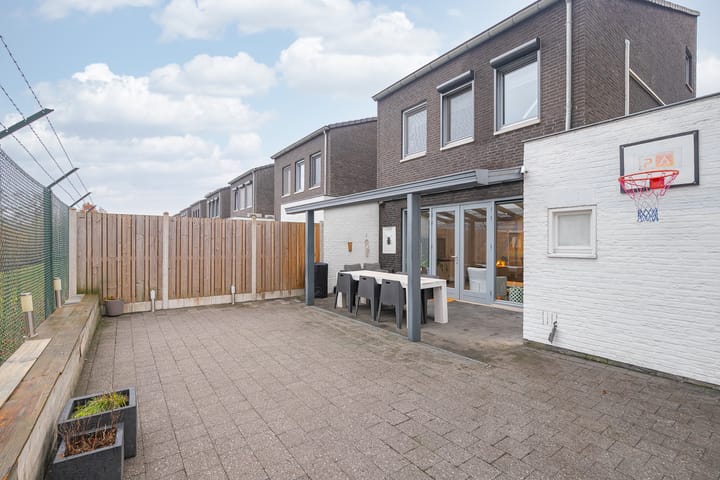 Photo 3 of Limburgiaplantsoen 31