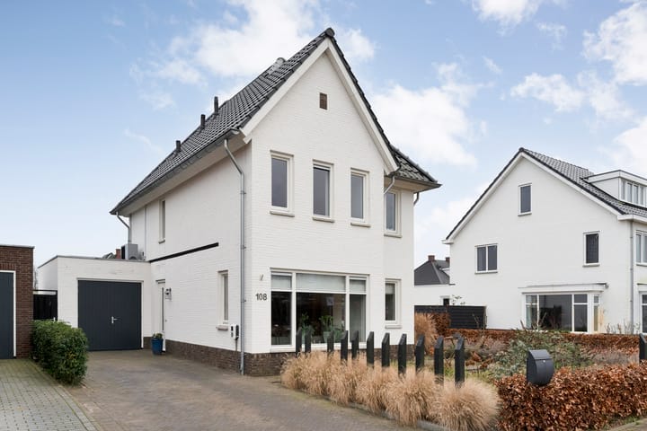 Photo 3 of Moonenlaan 108