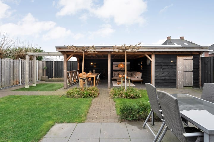 Photo 39 of Moonenlaan 108