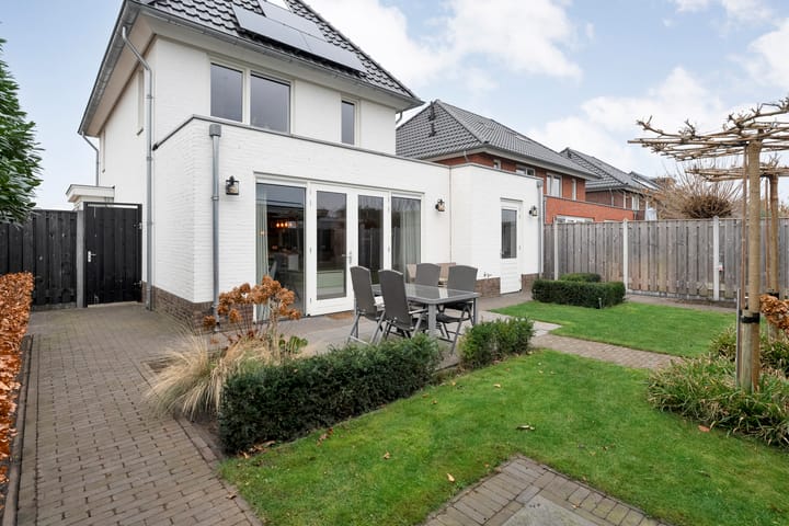 Photo 46 of Moonenlaan 108