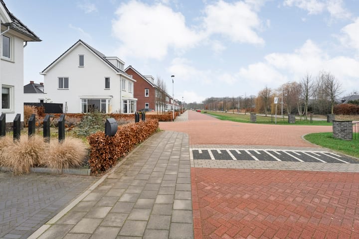 Photo 49 of Moonenlaan 108