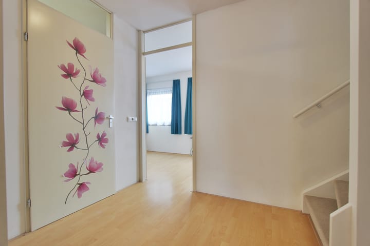 Photo 23 of Delacroixstraat 17