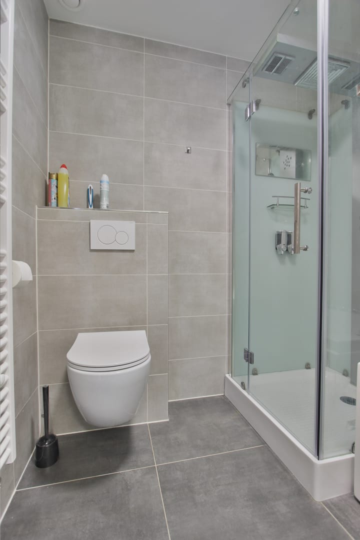 Photo 40 of Delacroixstraat 17