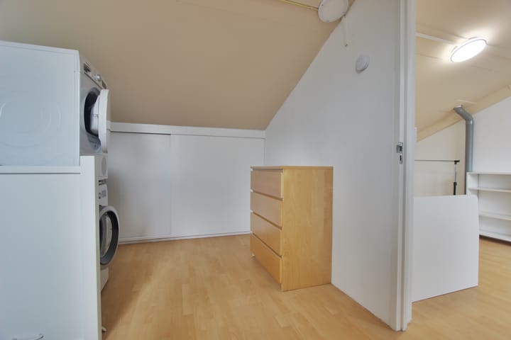 Photo 45 of Delacroixstraat 17