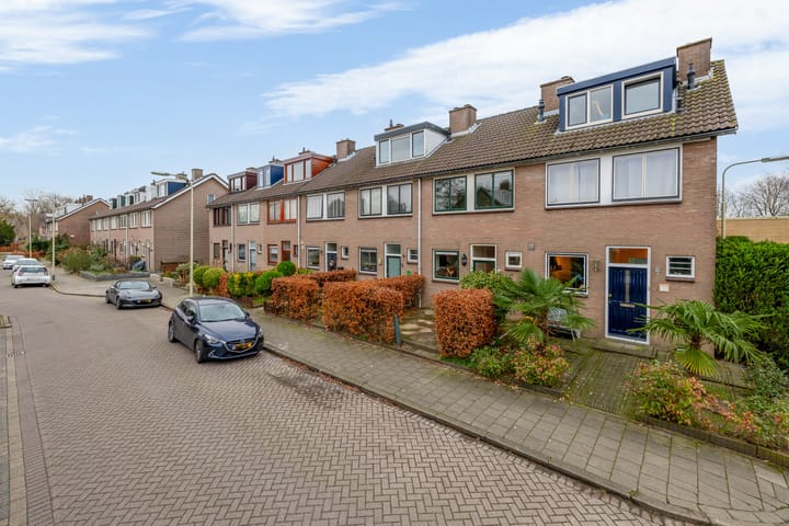 Photo 4 of Esdoornstraat 3