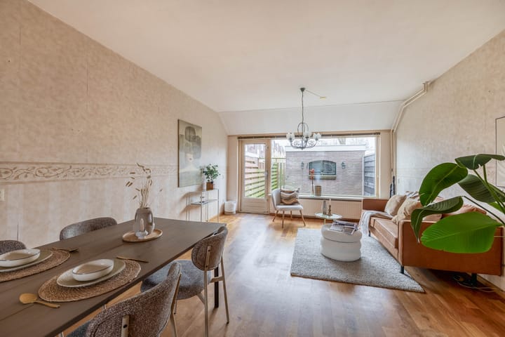 Photo 13 of Esdoornstraat 3