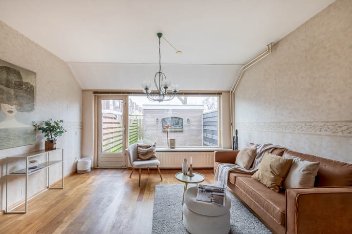 Photo 14 of Esdoornstraat 3