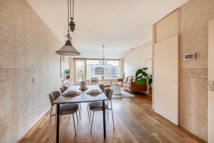 Photo 19 of Esdoornstraat 3