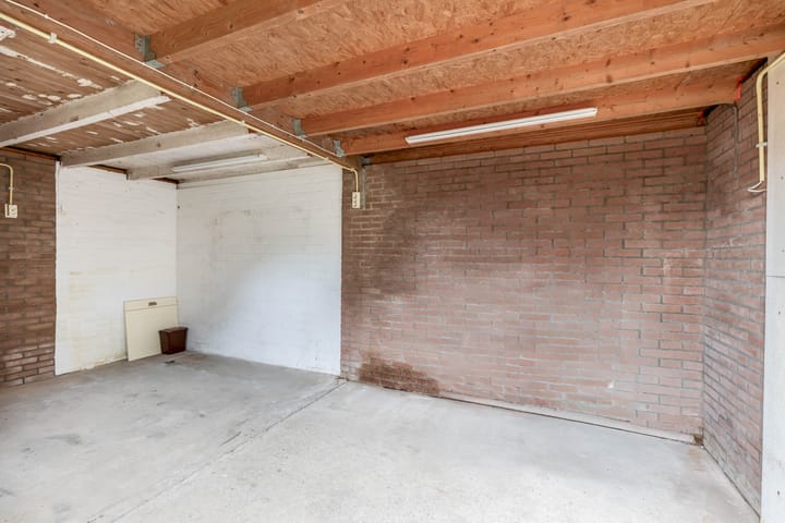 Photo 26 of Esdoornstraat 3