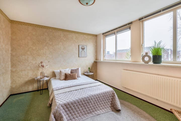 Photo 28 of Esdoornstraat 3