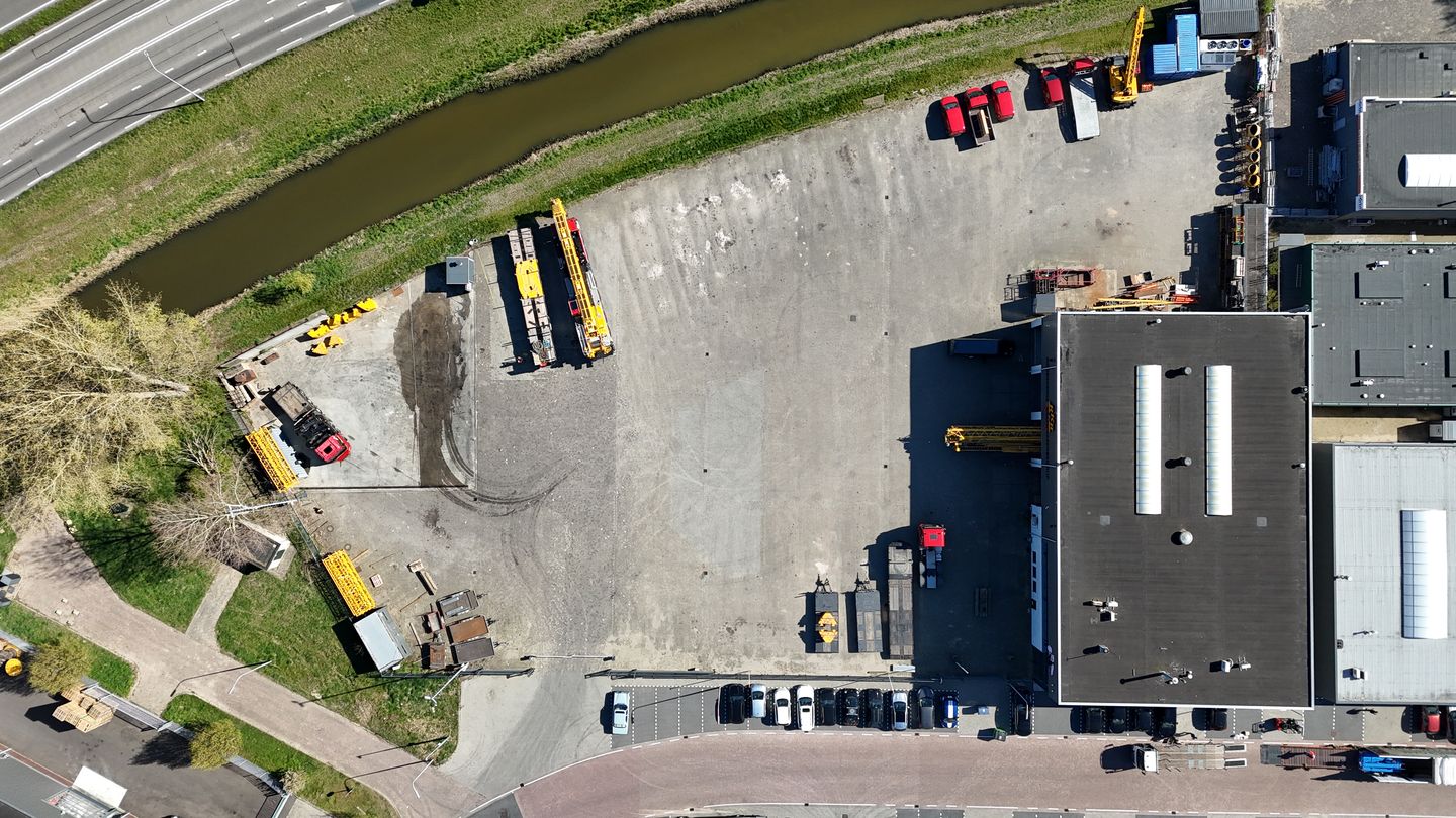 View photo 2 of Nikkelstraat 35