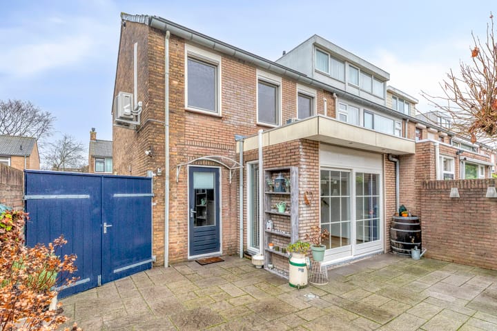 Photo 2 of Diepenbrockstraat 9