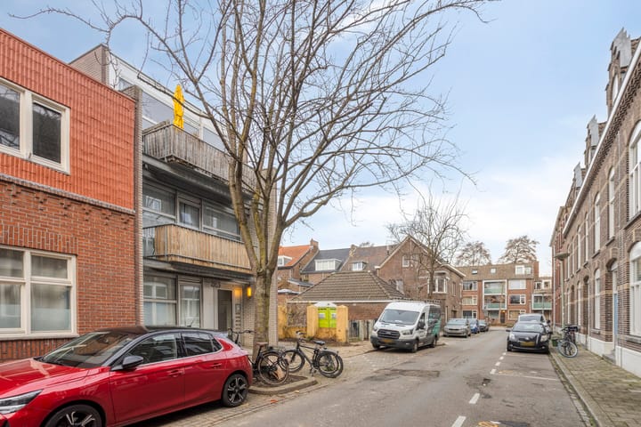 Photo 13 of Tischbeinstraat 6-A02