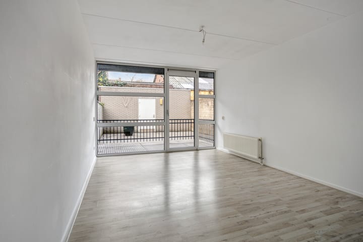 Photo 9 of Tischbeinstraat 6-A02