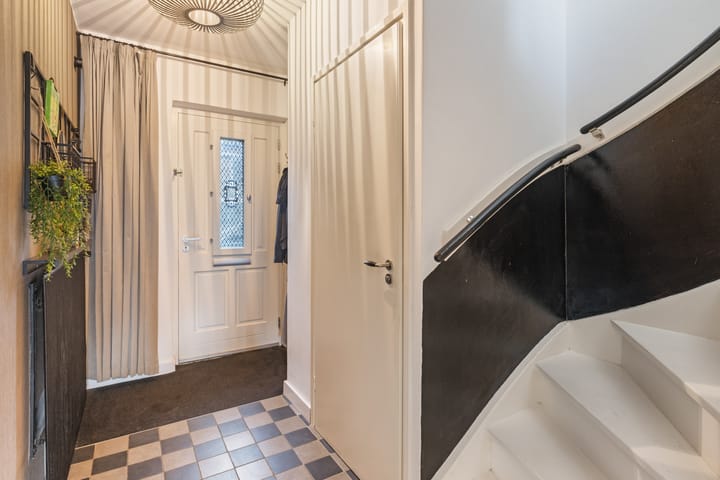 Photo 31 of Mauritsstraat 9