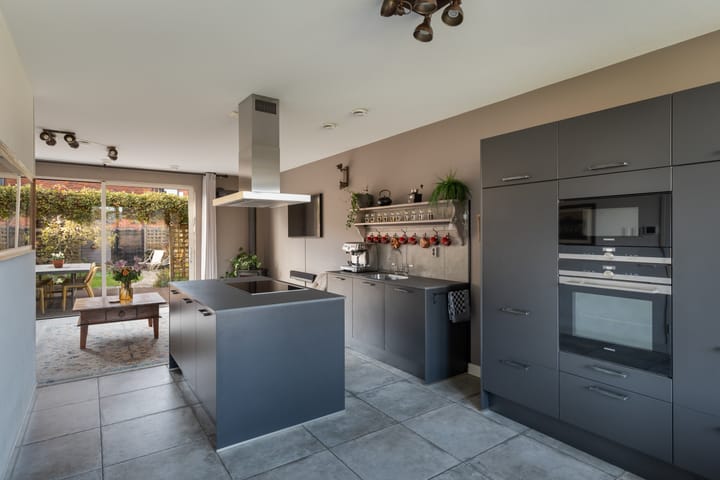 Photo 3 of Van Tijenstraat 14