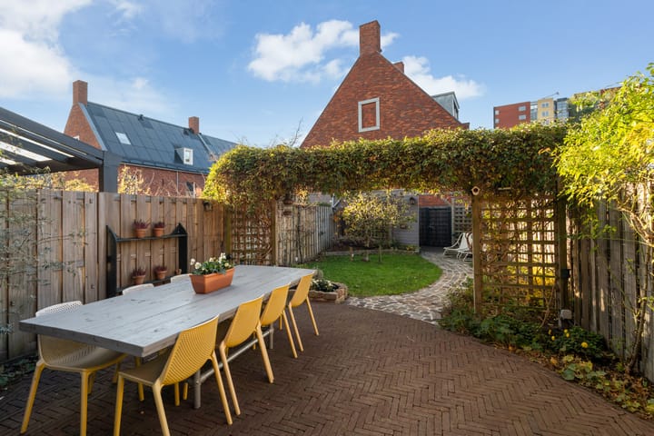 Photo 4 of Van Tijenstraat 14