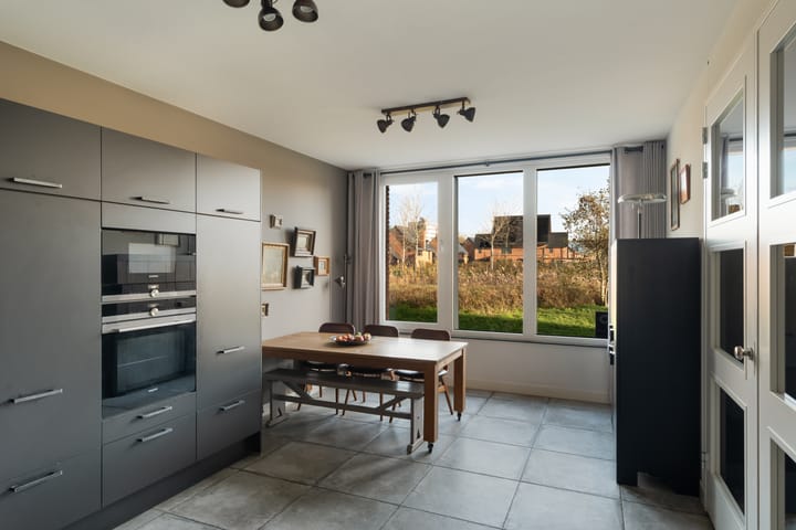 Photo 17 of Van Tijenstraat 14