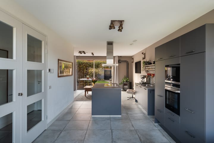 Photo 14 of Van Tijenstraat 14