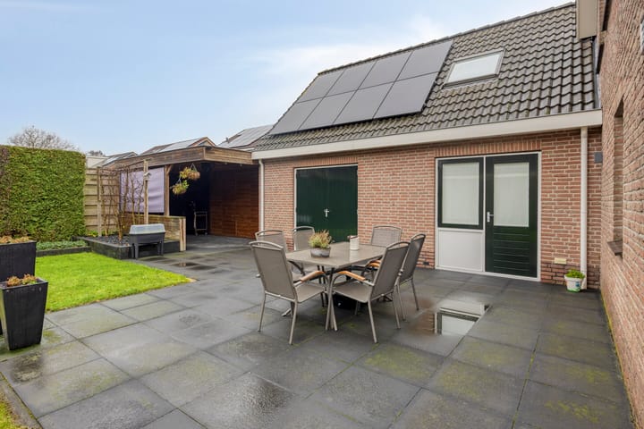 Foto 28 van Esdoornstraat 16