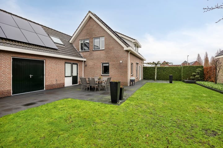 Foto 32 van Esdoornstraat 16