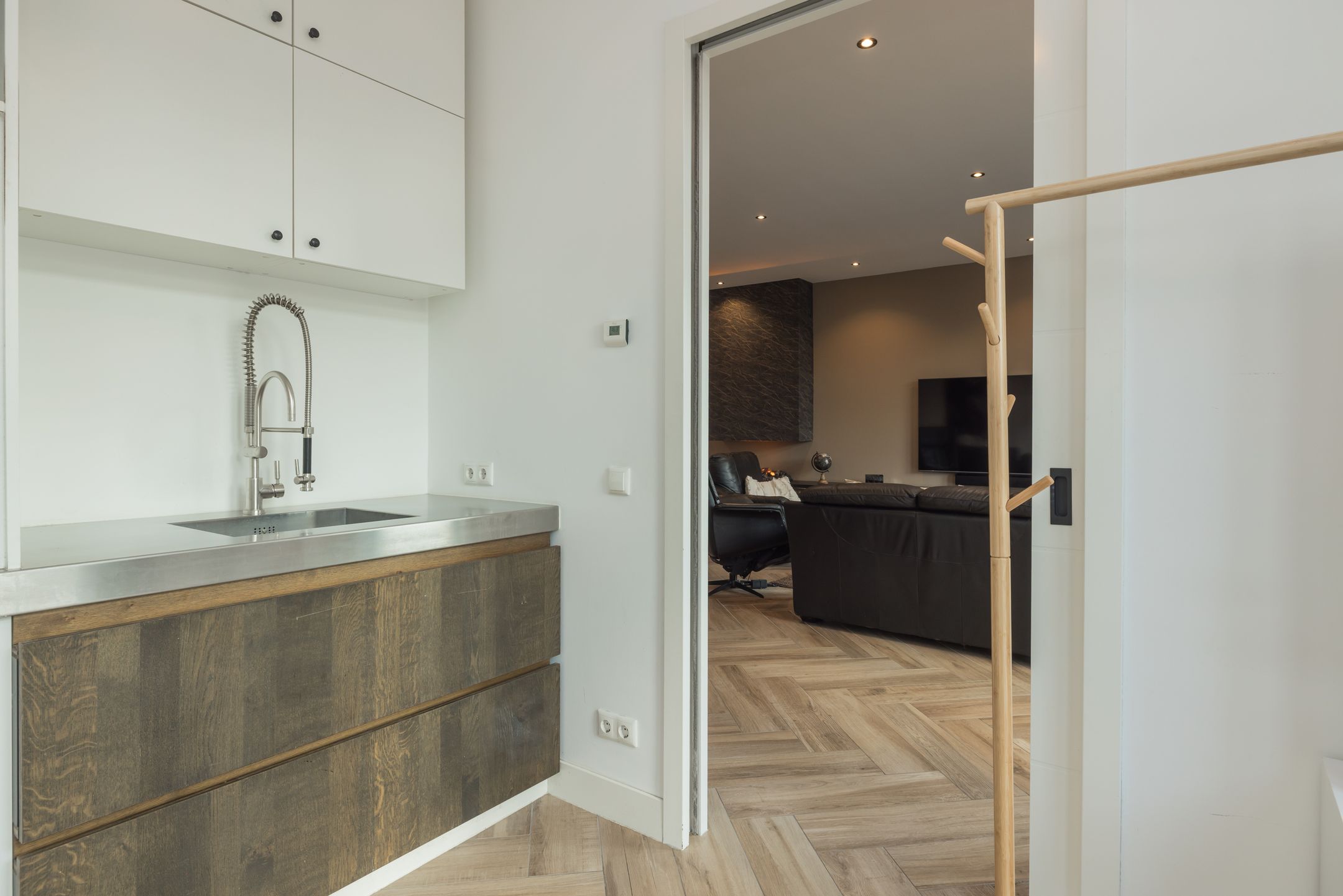 Photo 15 of Jan Lutgensstraat 10