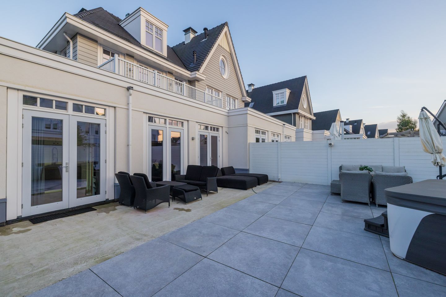 Photo 19 of Jan Lutgensstraat 10