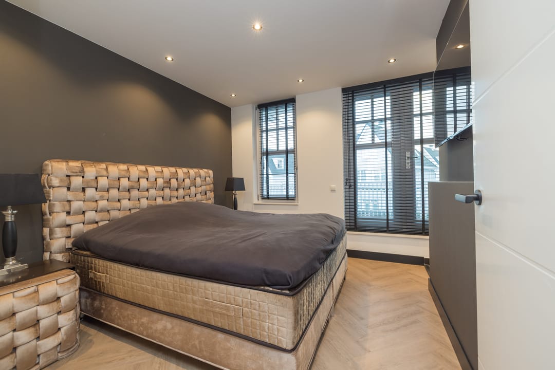 Photo 22 of Jan Lutgensstraat 10