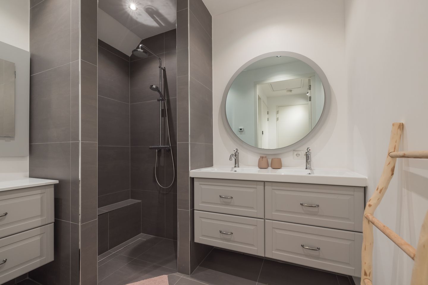 Photo 34 of Jan Lutgensstraat 10