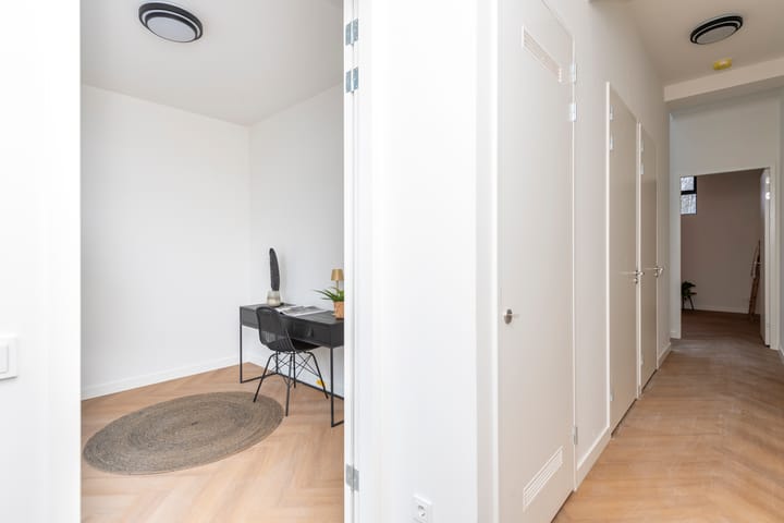 Photo 4 of Van Bylandtstraat 25-B