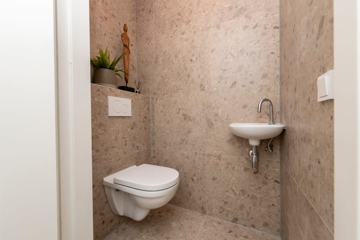 Photo 9 of Van Bylandtstraat 25-B