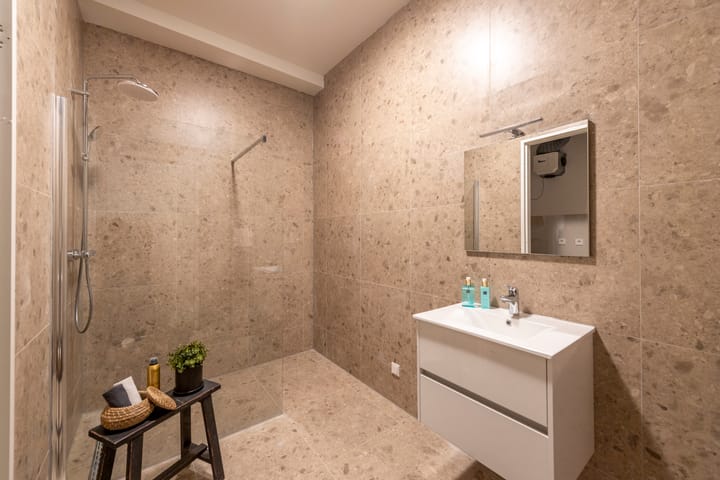 Photo 13 of Van Bylandtstraat 25-B