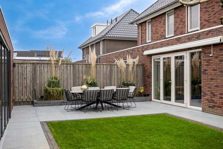 Foto 36 van Koolzaadakker 8