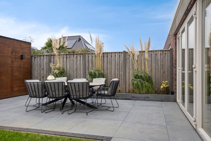 Foto 37 van Koolzaadakker 8