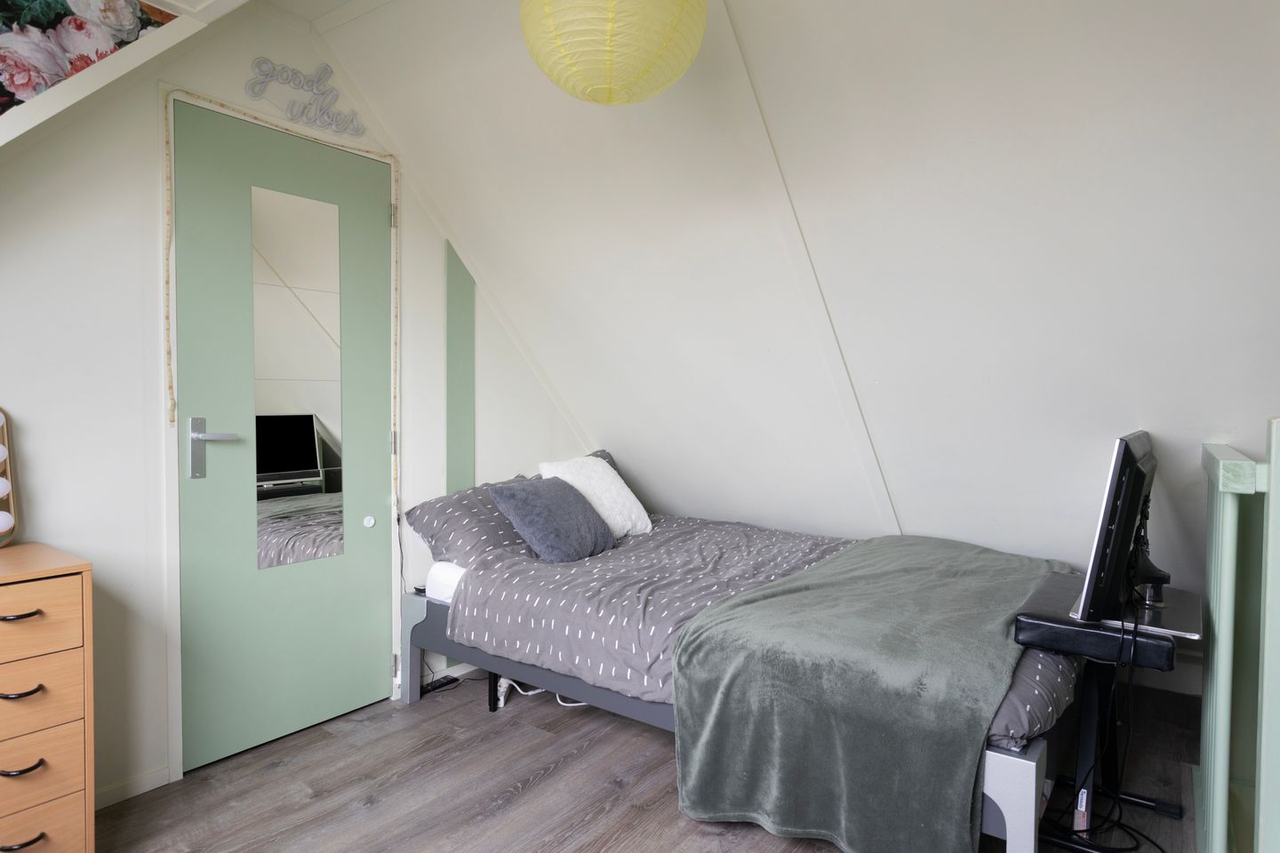 Foto 29 van Versteegstraat 2